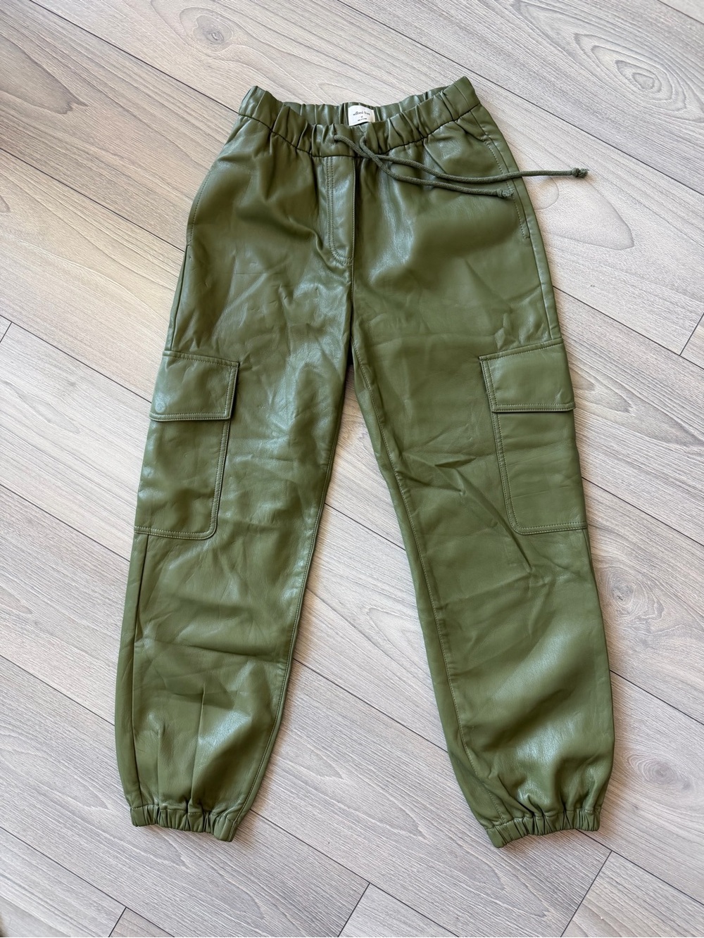 Aritzia Wilfred Green Faux Leather Cargo Joggers